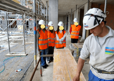 Baustellenbesuch-der-Schule-Rothrist_2026_1-v3.png